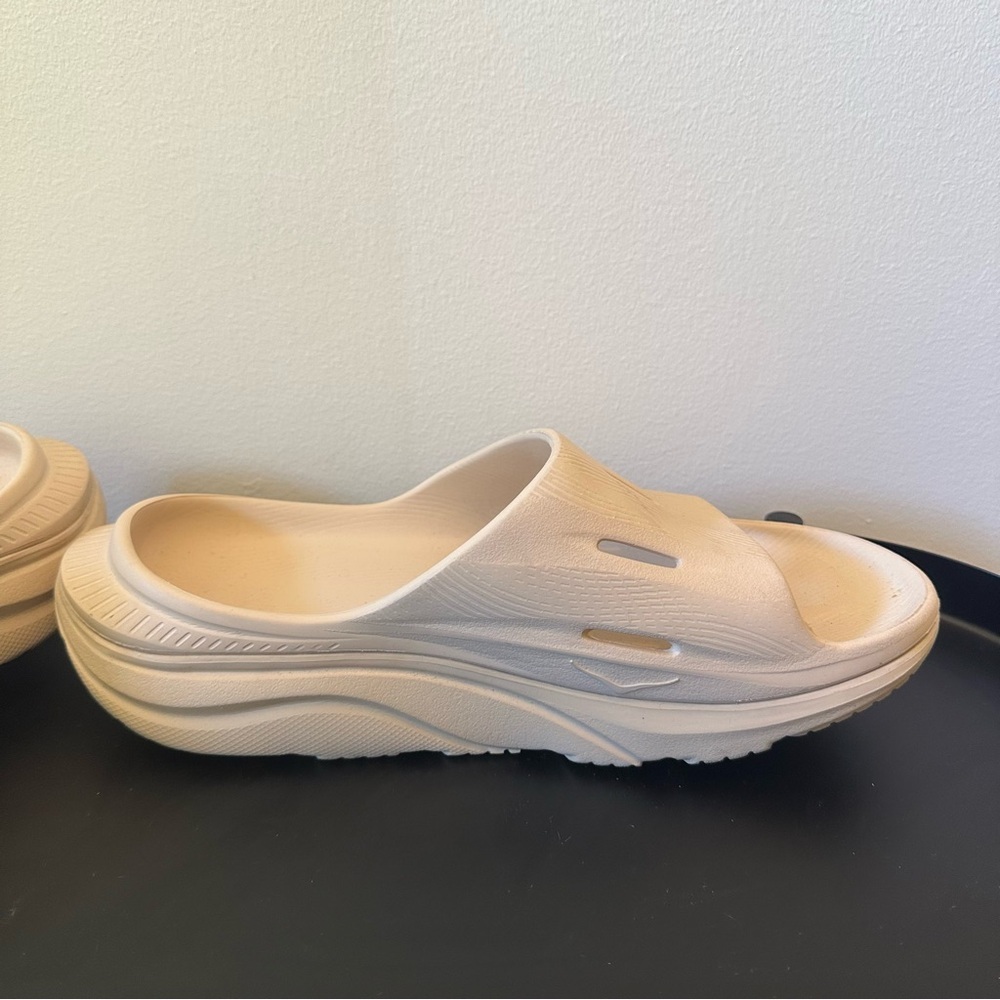 Hoka Ora Recovery Slide 3 Sandals in Vanilla Men’s 8 Women’s 10 EUC (Sold Out) - Picture 13 of 15